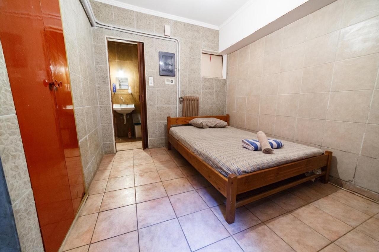 شقة أثينا  في Private Flat For 2 Or 3 With Back Yard Near Exarhia Square And Archaelogical Museum المظهر الخارجي الصورة