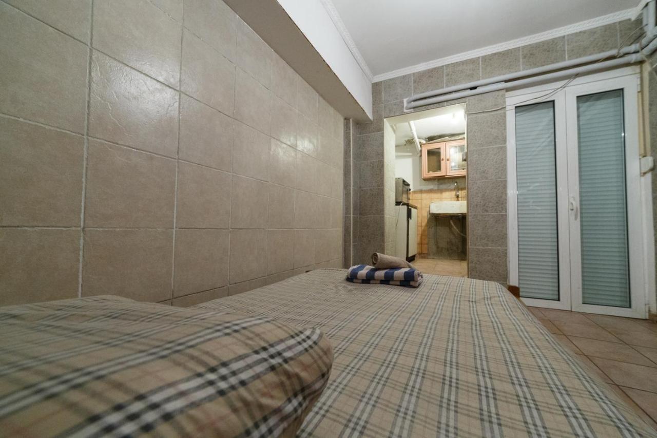 شقة أثينا  في Private Flat For 2 Or 3 With Back Yard Near Exarhia Square And Archaelogical Museum المظهر الخارجي الصورة