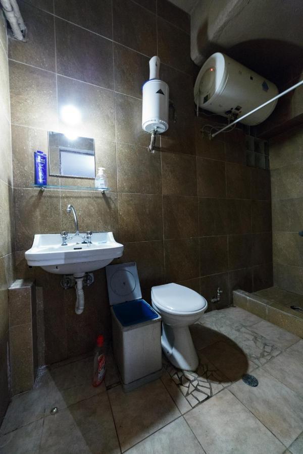 شقة أثينا  في Private Flat For 2 Or 3 With Back Yard Near Exarhia Square And Archaelogical Museum المظهر الخارجي الصورة
